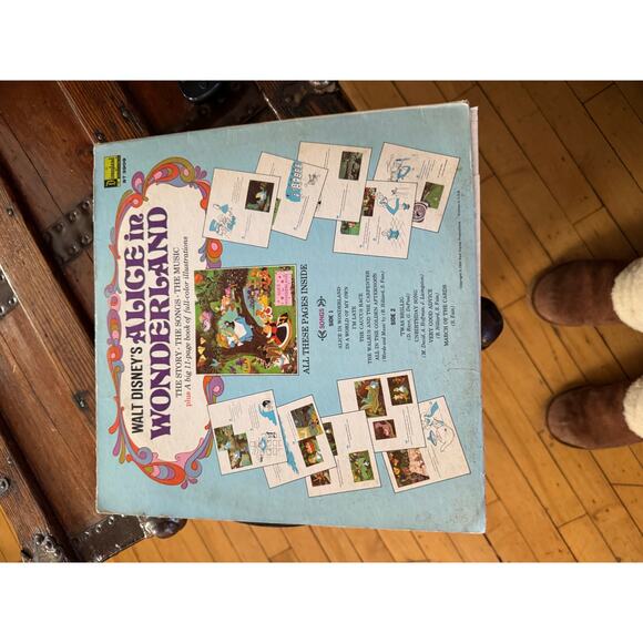 Disney's Alice In Wonderland Illustrated Book and Long Playing Album 1969 - Picture 3 of 3